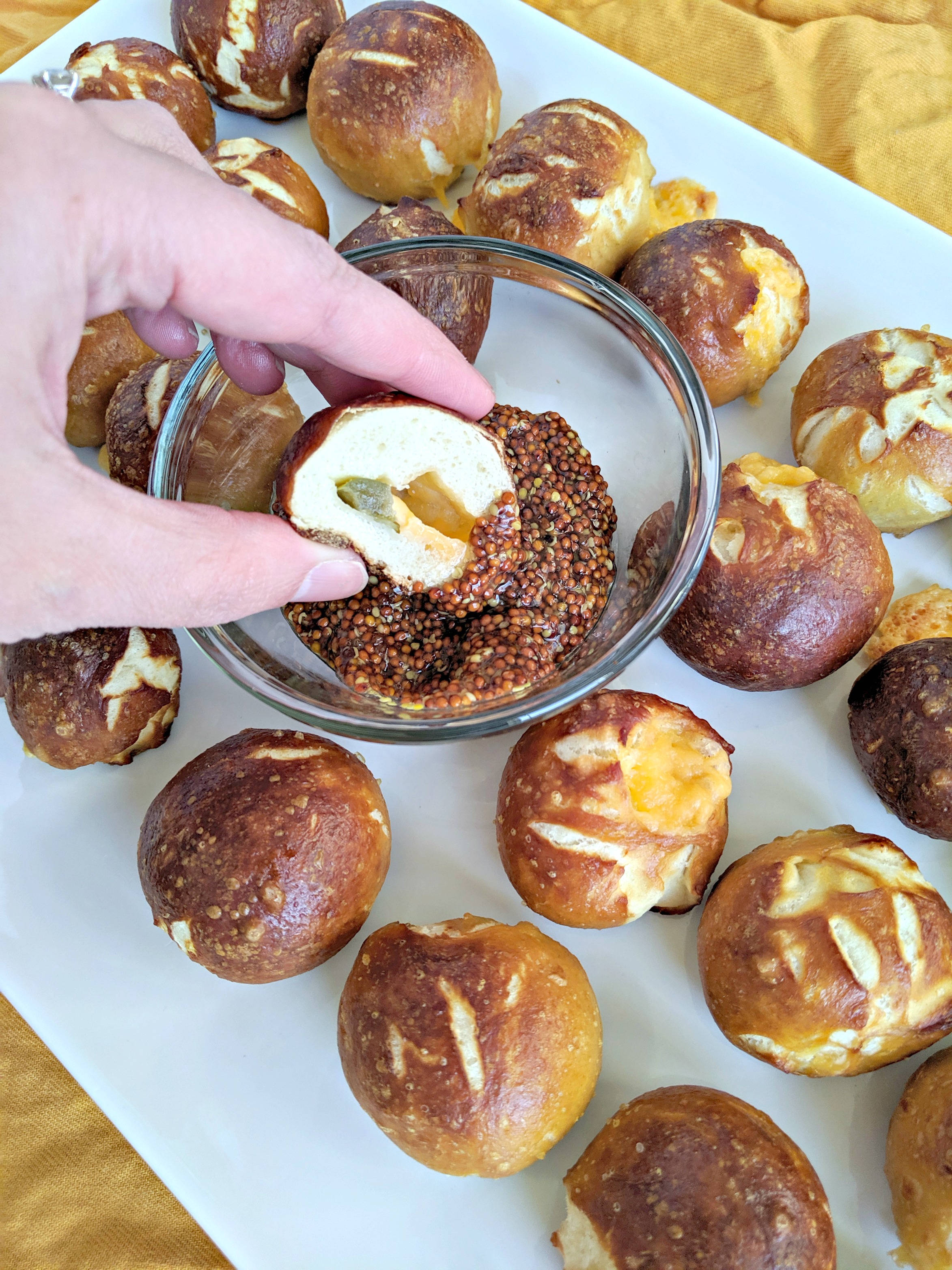 Jalapeño Cheddar Pretzel Bites | Midwest Mash